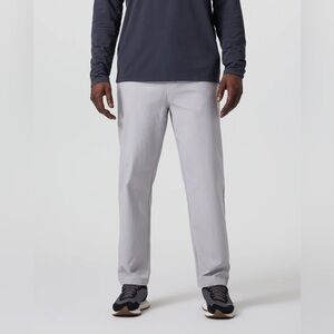 NWT Vuori Men's Cascade Crinkle Pant Relaxed 33 in Fog